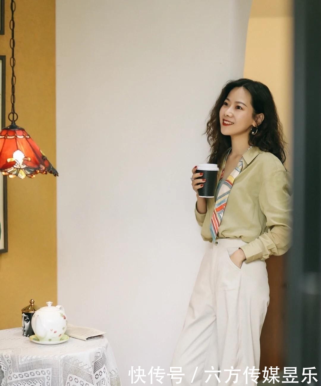 女人 奔四奔五的女人,不管裙子裤子少穿这5种颜色,显黑不说还很掉价