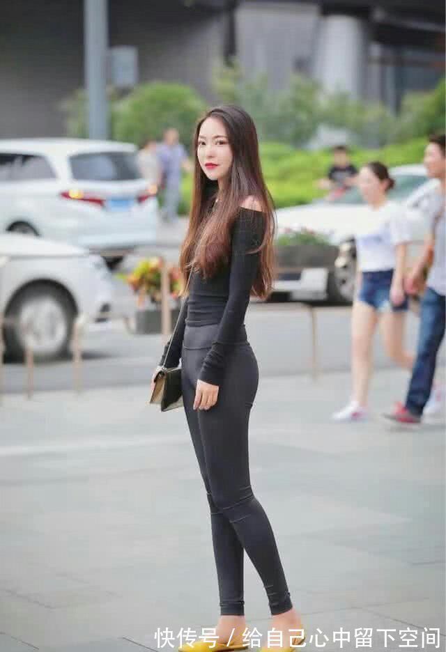 气质美女|瑜伽裤潇洒大方展现好身姿,塑造出的身材尽显活力气息