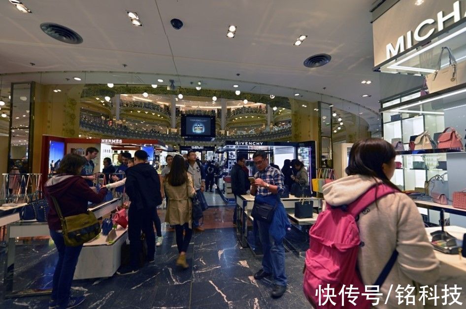 低价|唯品会上的大牌为什么便宜？业内人士透露两点原因，恍然大悟