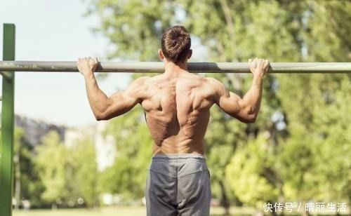 引体向上|男人经常做“引体向上”，不出半年，4个“喜人”变化不请自来