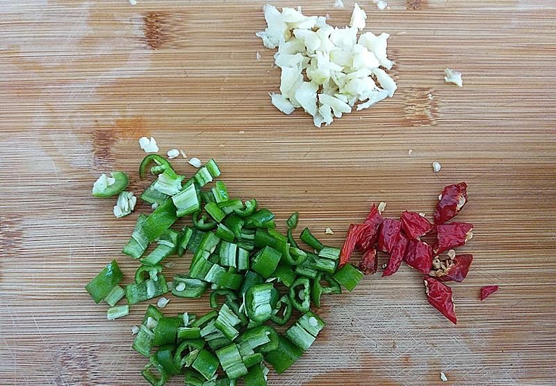 土豆试试这个做法，比炒土豆丝简单，比吃薯条薯片都香