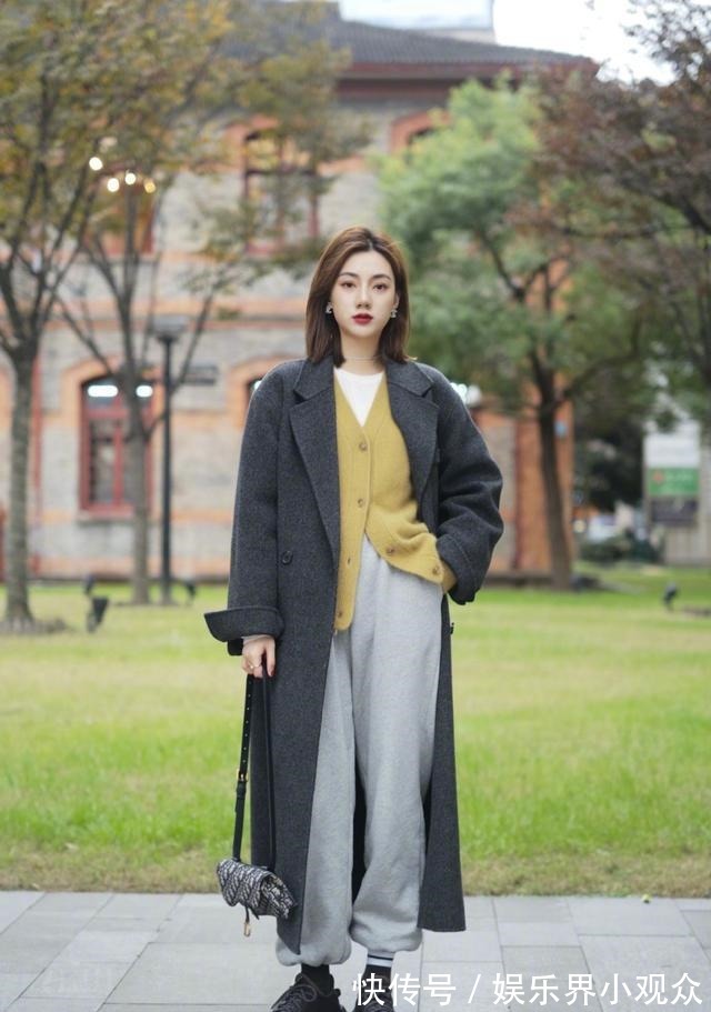 小脚裤 衣服穿不对,显胖又累赘!过年入手“大衣+长裤”,显瘦还很时髦!