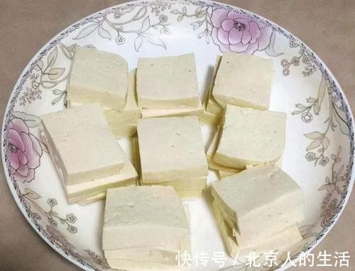 蜂窝|自制冻豆腐时，记住“先煮后冻”，冻豆腐蜂窝大有韧劲，不粘连
