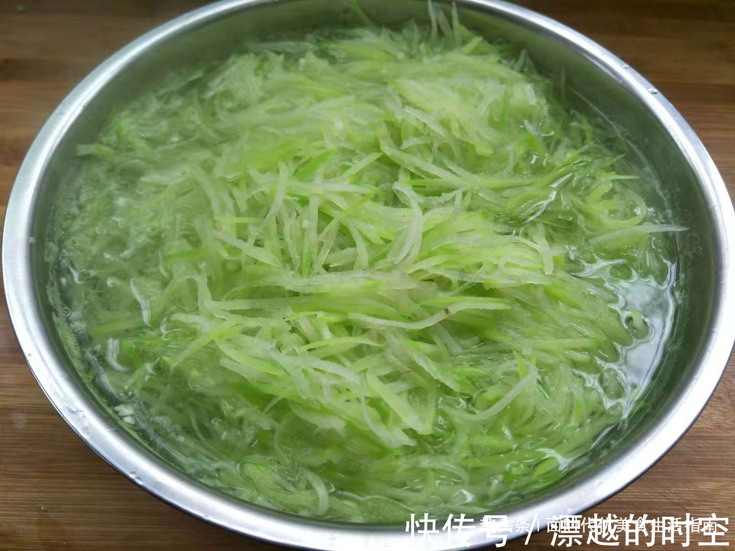 萝卜丝|冬天用它包饺子太香了，5毛钱一斤，鲜嫩多汁，增强抵抗力少得病