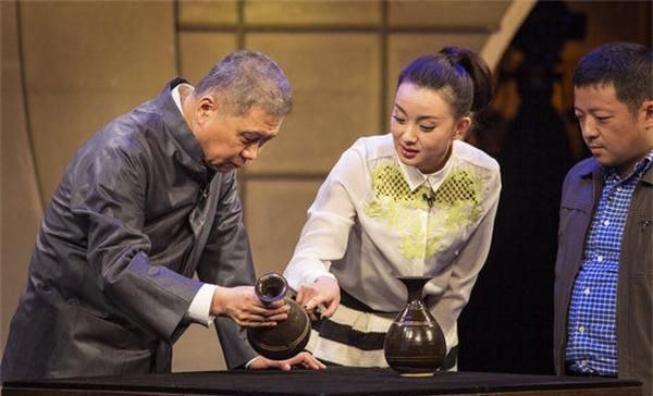 不屑一顾|末代公主路边摆摊,面对古董收藏家马未都拿出的极品官窑,她竟不屑一顾