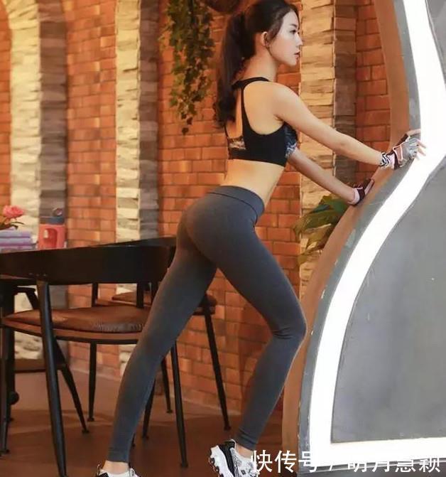 面目清秀的打底裤小姐姐,绽放柔情似水的气质