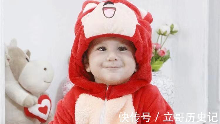 食物|每个追着喂饭的妈妈都在后悔!自主进食黄金期有多重要?