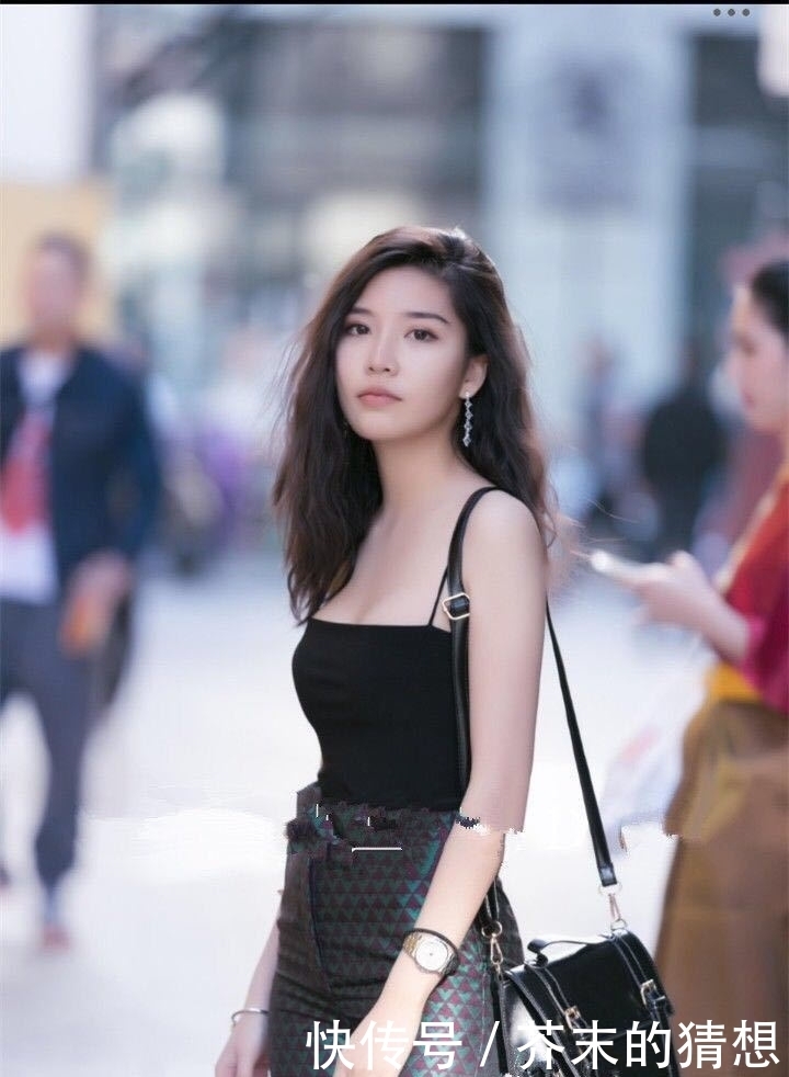 小姐姐|街拍:高挑有气质的美女,身姿丰腴线条明显大气又优雅!