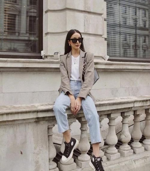 “英伦风尚”太难搭?只因你不会穿,跟着时髦精这样穿,洋气高级