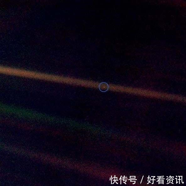 探测器从64亿公里外对地球拍了一张照片,网友们表示难以置信