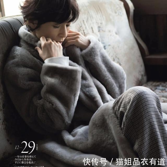 比羽绒服轻薄,比皮衣温柔,2021冬天羊羔毛外套火了,难怪人人都爱