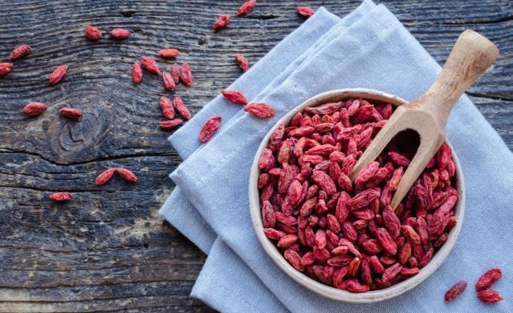 每晚睡觉前吃“5粒”枸杞，坚持20天，“3大”好处不请自来！