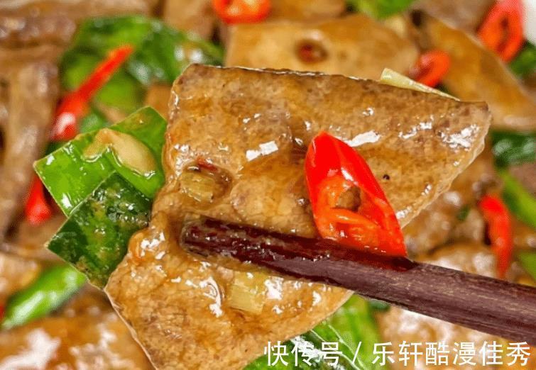 它是天然“补血库”， 每周吃一次，补血补铁，聪明人经常吃