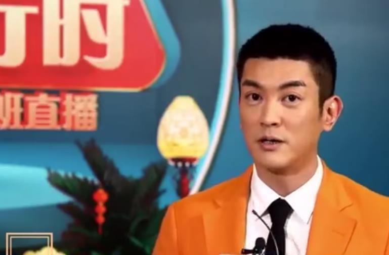 央视元宵晚会：康辉李梓萌主持，孙涛演小品，孙楠合作容祖儿