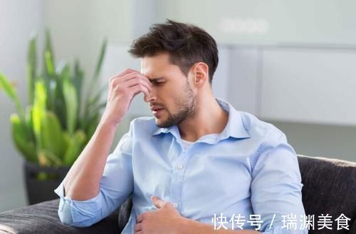 皮脂腺|长期失眠,身体通常会出现5种变化,若你有,需及时改善失眠