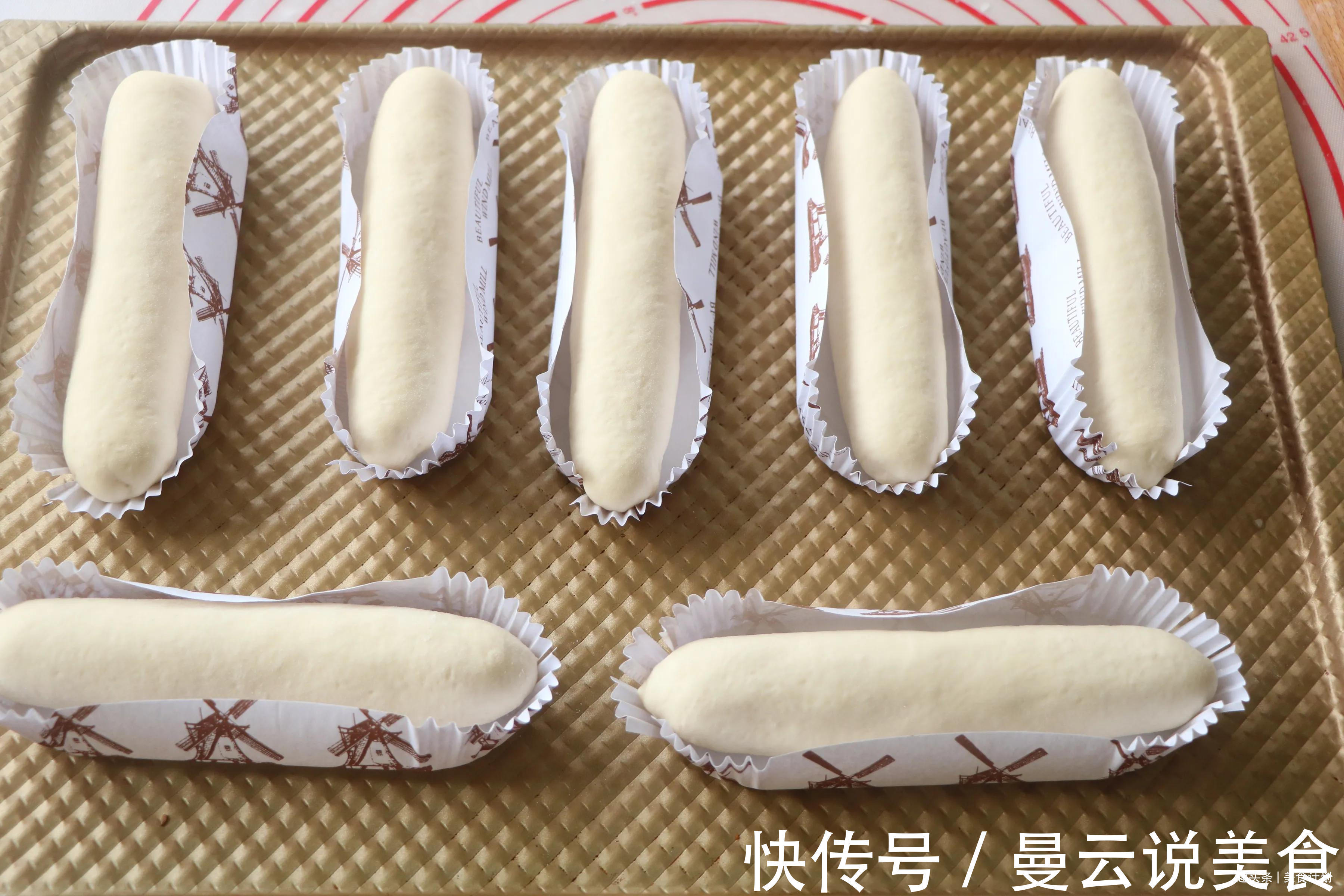 最近迷上了一款早餐面包,不用揉出膜,简单易做,关键超好吃