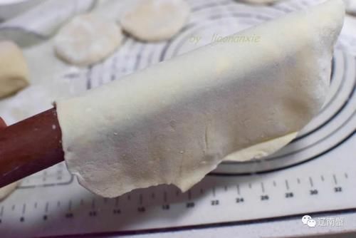 做韭菜盒子，鸡蛋千万别炒，这样做好鲜啊