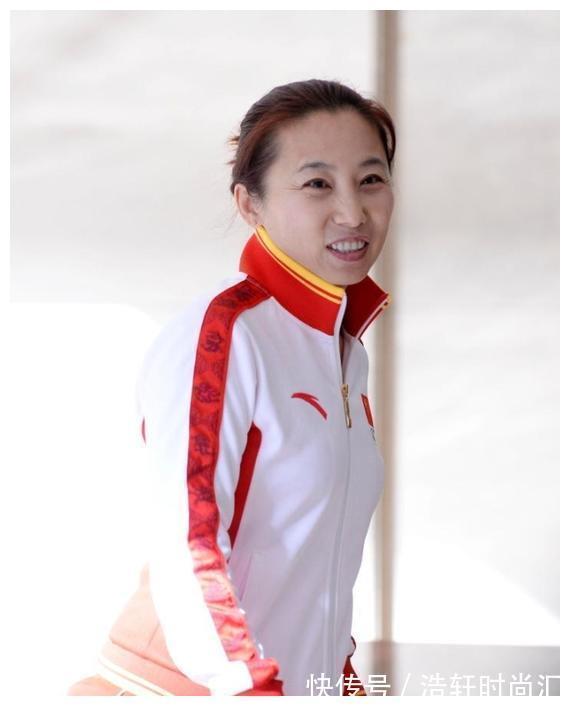 国家队|她拒绝美国队高薪挽留,回国执教,与郎平是好闺蜜,如今功成身退