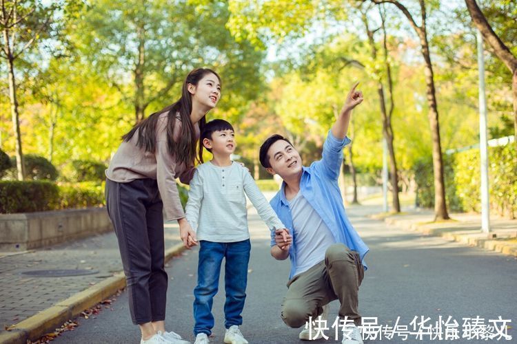 电视|影响孩子视力的真正“元凶”,并非手机电视,被家长忽视的是这些