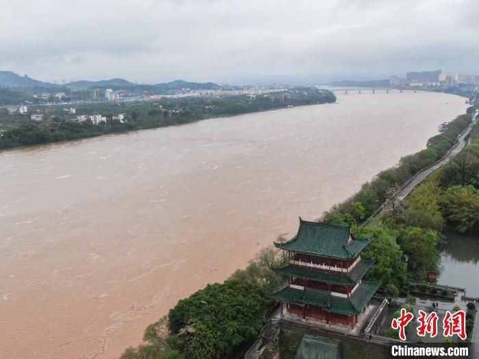 江西提前入汛 省内最大河流赣江上游水位迅速上涨