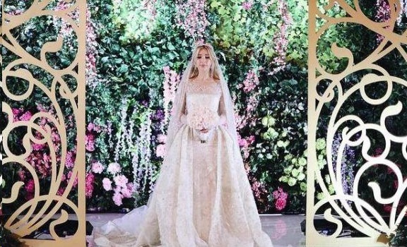 富豪|富豪新娘身着270万婚纱,宛若天仙,多少女孩的梦啊!