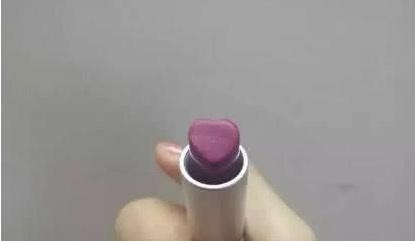 截面 千万不要看女孩子用过的口红,形状各异的杰作,能让你笑一天