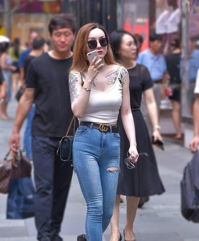 领口|“凹凸感”十足的瑜伽裤，值得借鉴和尝试，非常不错