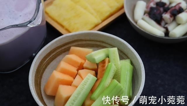 给孩子准备早餐，我20分钟就端出来8样，婆婆摇头孩子欢喜