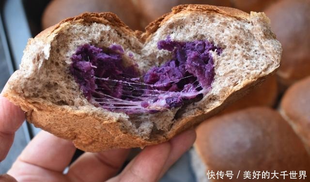 用粗粮做面包,只发酵一次,柔软拉丝,越吃越香,大人孩子都爱吃