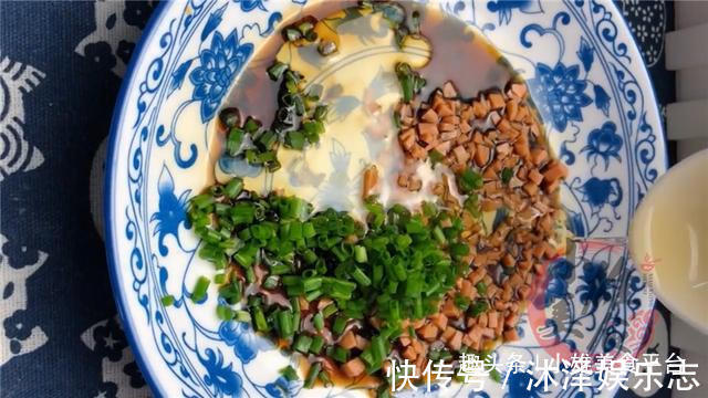 每次煮荷包蛋,媳妇都用这个做法,个个完整好看,到底什么原理