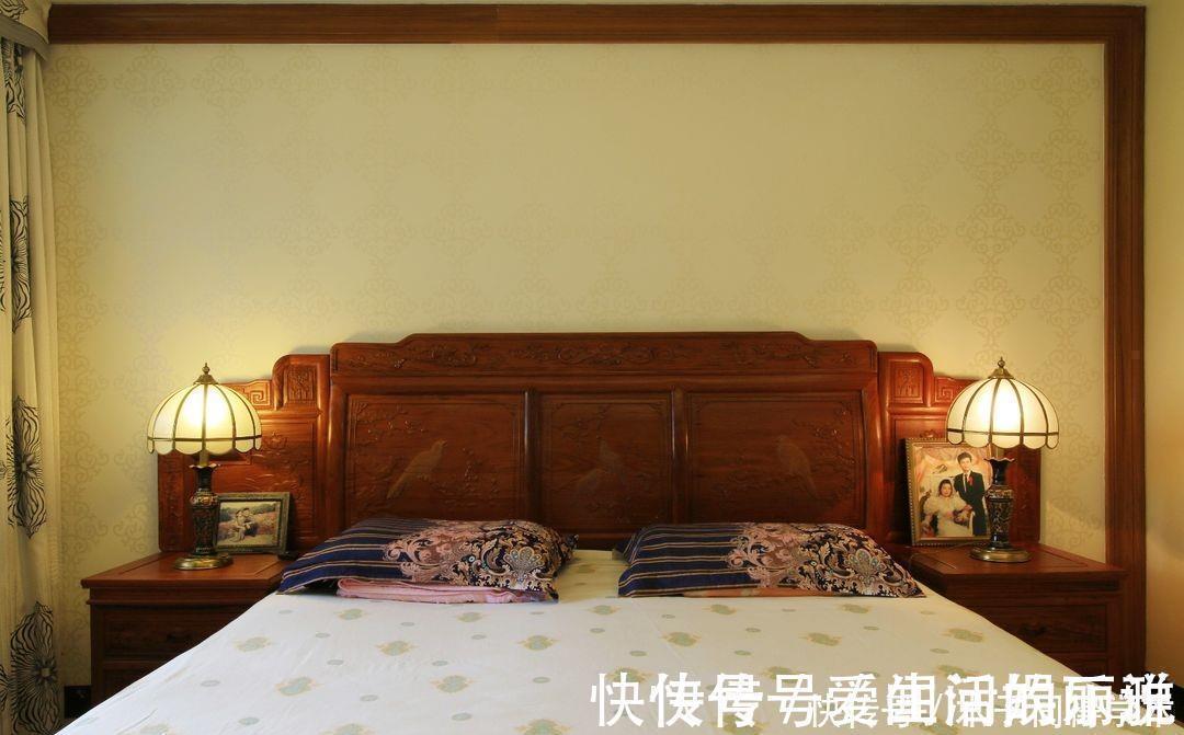 实木|90后小夫妻却偏爱中式装修,去除繁琐设计,书房的设计更为独特!