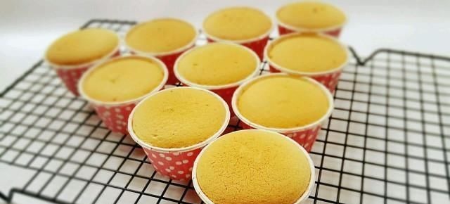 甜品小白也能做零基础蛋糕,周末约一两好友,一起分享戚风蛋糕吧