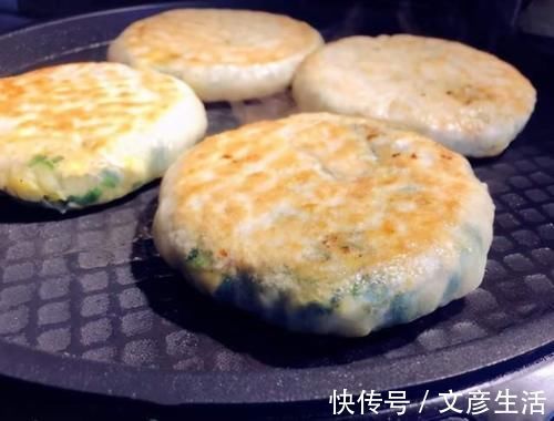 薄皮韭菜馅饼，不发面不烫面，柔软劲道馅鲜美，皮薄如纸味道佳