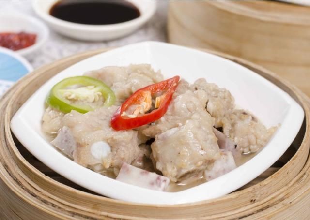 超幸福的时候就是啃排骨，排骨这样做，吃完直动手指