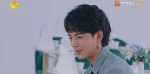 蘇有朋|中餐廳把黃曉明請來又不開撕，芒果臺轉(zhuǎn)性了？我看沒那么簡單