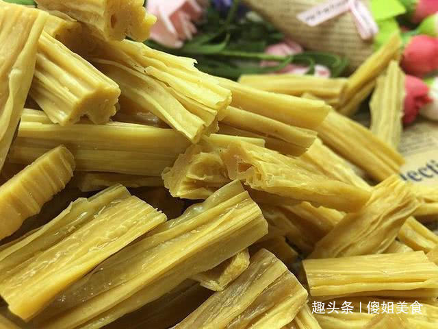 泡腐竹,最忌直接用水泡,缺1步,难怪腐竹外烂内硬不好吃