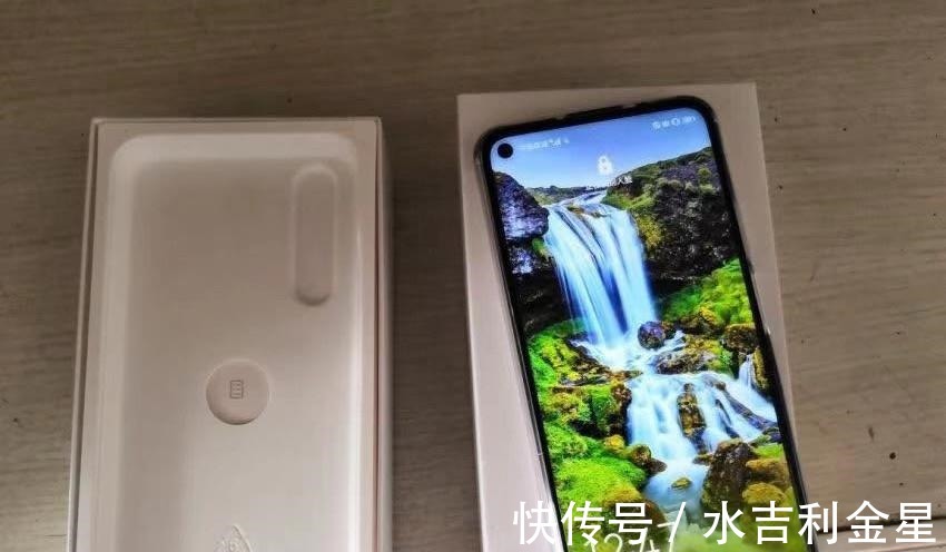 4g|从2999元跌至1460元，麒麟980+鸿蒙系统+256GB，终于等到了