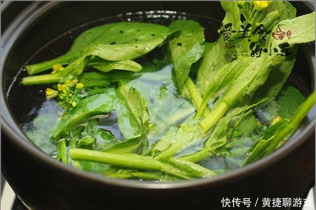 腊肉蒸饭,两个人的午餐,简约而精致,有肉吃,有米饭还有青菜