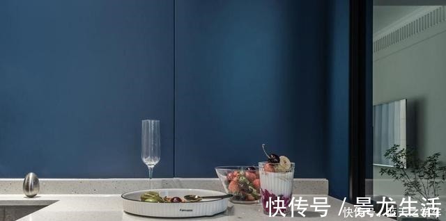 大理石板|从前并不觉得白色系装修有多好，看到这套，才发现可以这么高级！