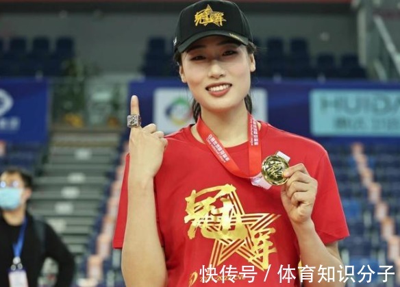 冠军|刘晏含为自己当初的决定买单!来到天津女排除了拿冠军别无选择