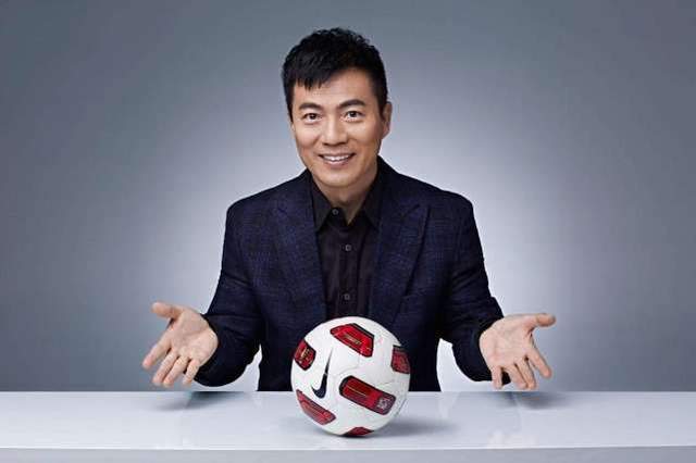 吴曦|吴曦吃海参真相揭晓,黄健翔主动道歉,球迷仍不依不饶