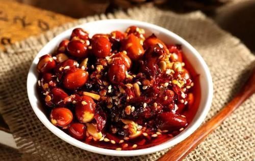 肠道|长期便秘的人,少碰“3物”,常喝“1水”,或能帮助肠道润滑