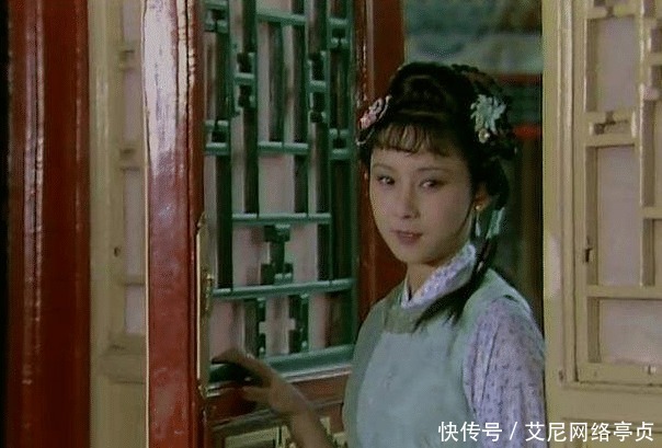 怡红院|红楼梦中,晴雯拿簪子扎坠儿,不是心狠,而是恨铁不成钢