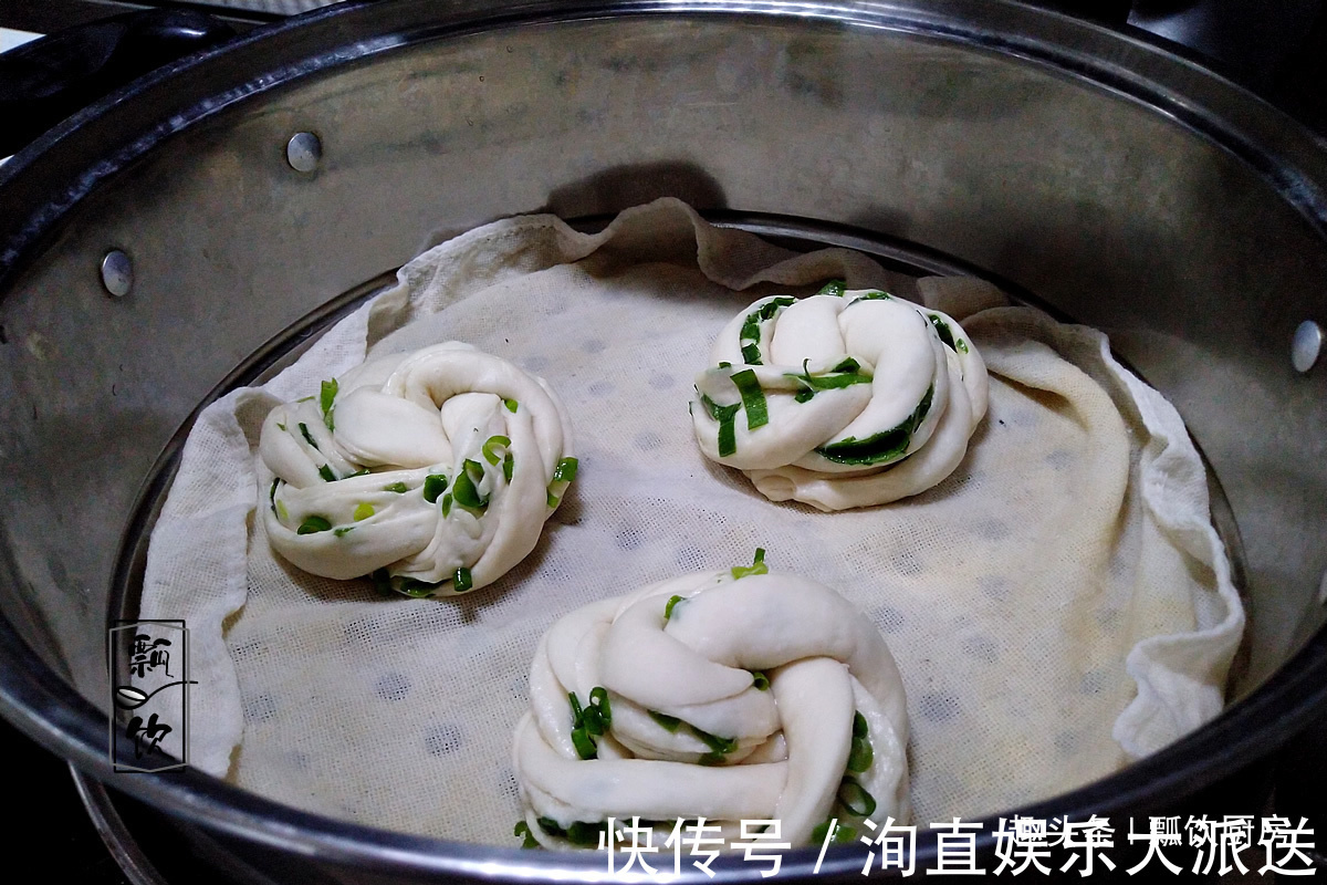 面食想要软,不能只放酵母,加它做,一捏成球一放成棉,凉了都软