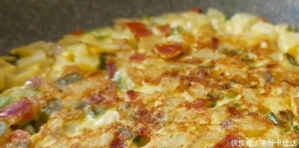 用洋葱和土豆来做好吃的,做法简单,早餐十几分钟就能搞定