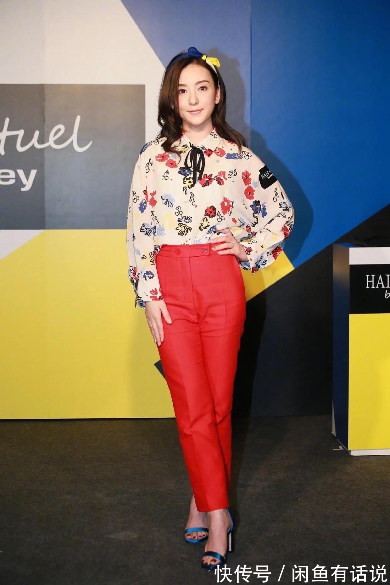 元素|方媛不愧是天王嫂,印花T恤配小黑裤也穿出高级感,气质都升华了