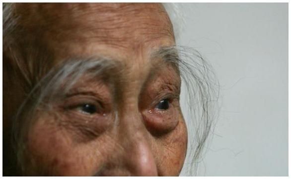 长寿|50岁后的男性后眉毛变长，怎么回事？眉毛变长原因是什么？