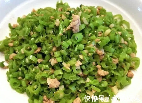 西葫芦炒木耳|女性不想肚子鼓鼓,平时多吃3菜,排毒减少,越吃越瘦,效果好