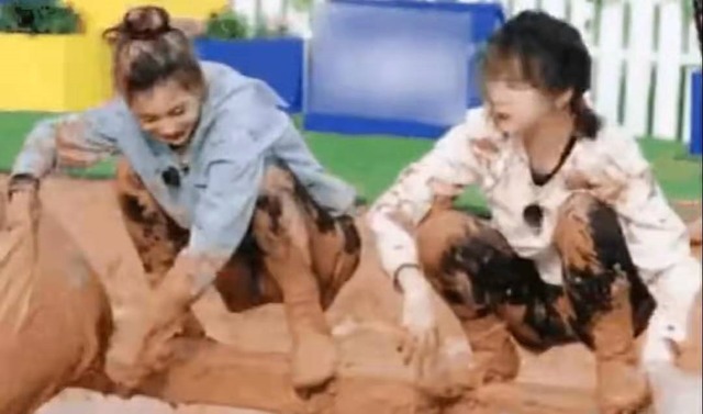 助理 宋雨琦麻袋砸脸baby自己却用手挡惹争议,baby助理发声耐人寻味!