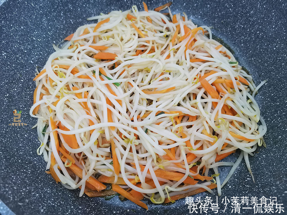  大厨|炒豆芽时，有人焯水有人直接炒，大厨教你正确做法，豆芽脆爽开胃